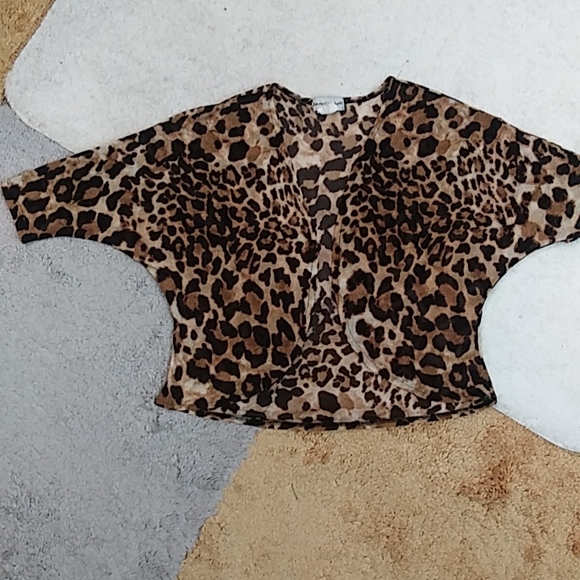 Davie & Crockery Mini Sleeve Sheer Cardigan Top. Size 8/9. Animal Print. - Picture 2 of 4